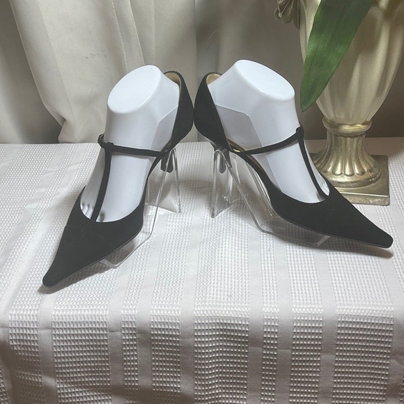 Chanel Black Suede Kitten Heel T-Strap Shoes - Picture 2 of 16